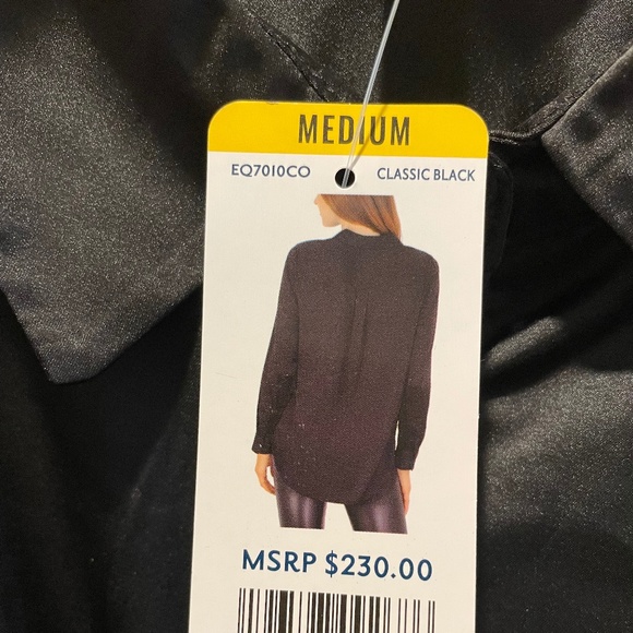 EQUIPMENT BRAND - WOMEN SIGNATURE CLASSIC TOP -   CLASSIC BLACK COLOR - Picture 1 of 15